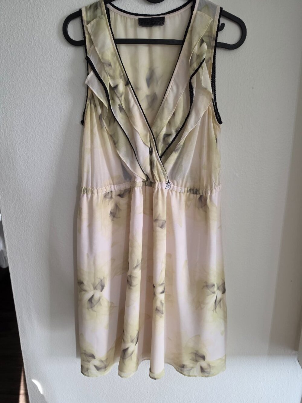 GUESS by Marciano Floral Ruffle Chiffon Dress S